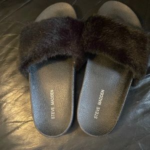 Steve Madden slides size 9